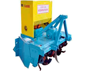 Soil preparation machine of tilling ridging, fertilizing and pulverizing soil block