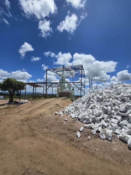 Bulk Industrial and Agricultural Lime, Vermiculite, Talc