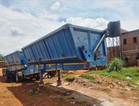 34 tonne side tipper Henreid