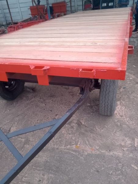 4 wheel farm trailer with wooden floor