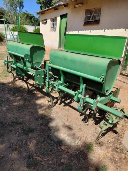 Planter for sale in Karoi