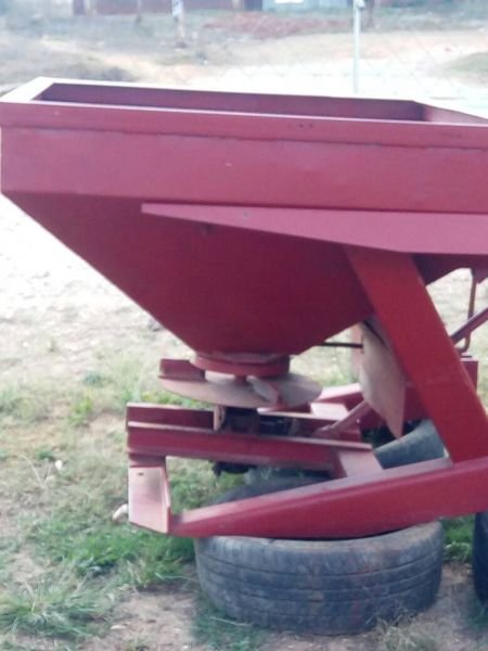 Single spring disc Imco vicon fertiliser spreader.